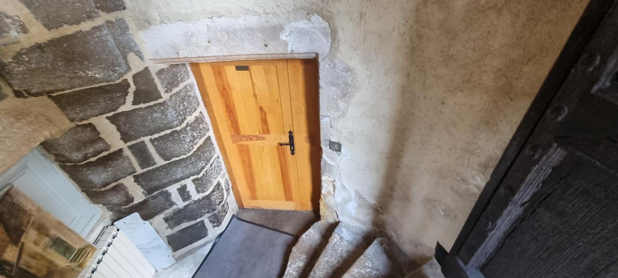 Maison Au Loup: 16th Century Hotel in Old Town Le Puy Exterior photo